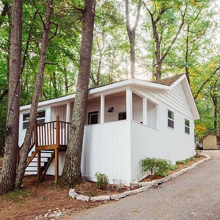 Arbutus Lake 3 Bedroom Cottage Traverse City Exterior photo